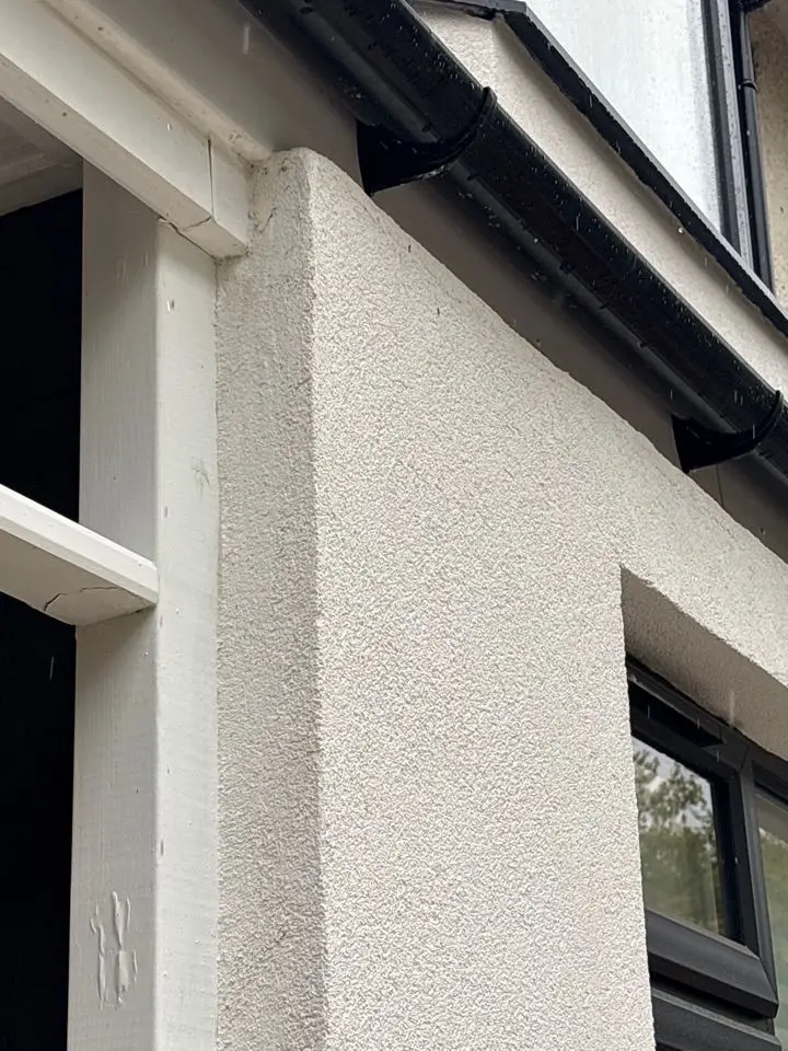 Level 3 Building Survey Of A Renovated Ewi Property In North West London 4 Ewi textured render gutter junction